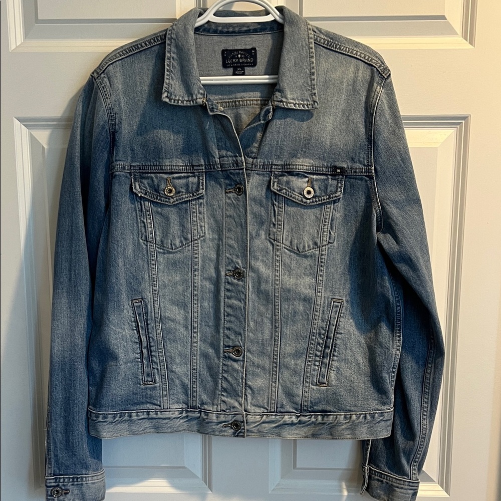 Lucky brand, classic denim, jacket, XL, great condition.